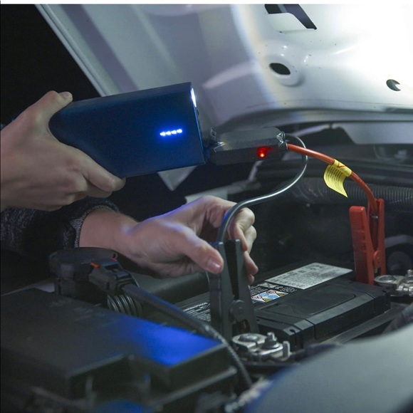 Type S | Car Jump Starter Portable, 12V 500A, Gas 3.0L 4.5L Diesel 10000mAh - Picture 3 of 6